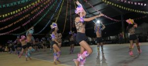 Leia mais sobre o artigo RESGATE DA CULTURA – Alunos do Centro de Convivência da Juventude na Comunidade da Barata realizam apresentação de danças típicas