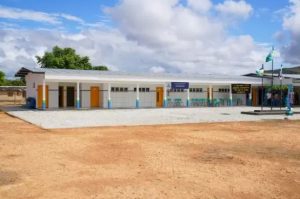 Leia mais sobre o artigo EM UIRAMUTÃ | Escola em comunidade indígena Ticoça é a 50ª reinaugurada pelo Governo de Roraima