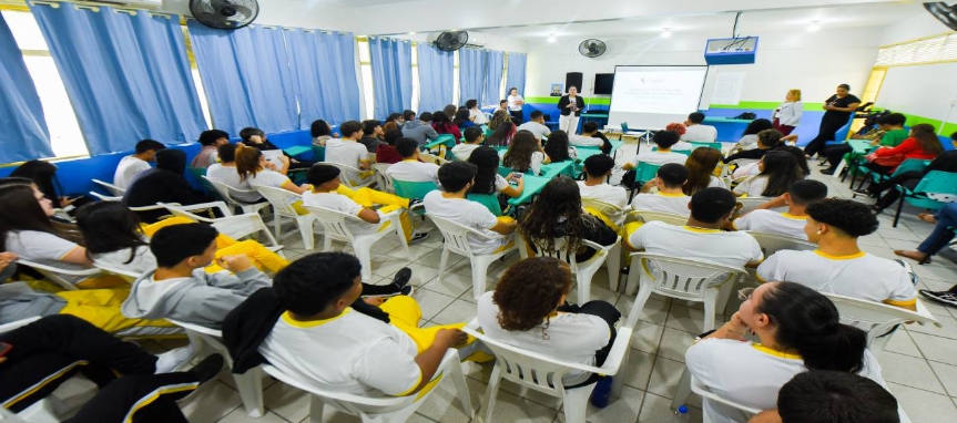 Você está visualizando atualmente FUNDEB 2023 – Assembleia Legislativa de Roraima aprova abono pecuniário para servidores da educação