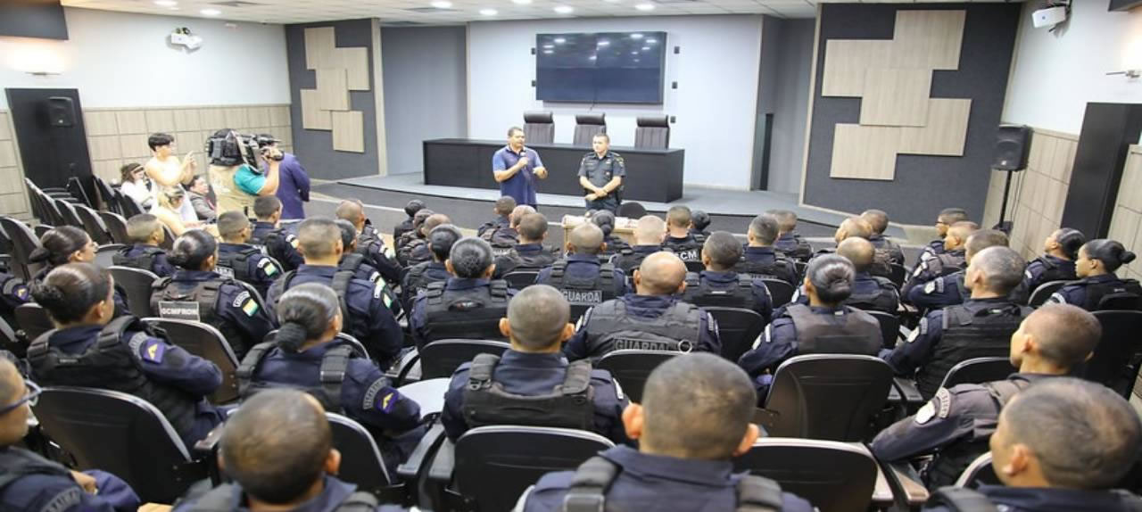 Você está visualizando atualmente ALE-RR sedia aula do curso de formação de alunos guardas de Bonfim e Pacaraima